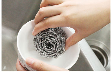 China Cojines espirales del depurador del acero inoxidable del diseño para la limpieza del hogar y de la cocina proveedor